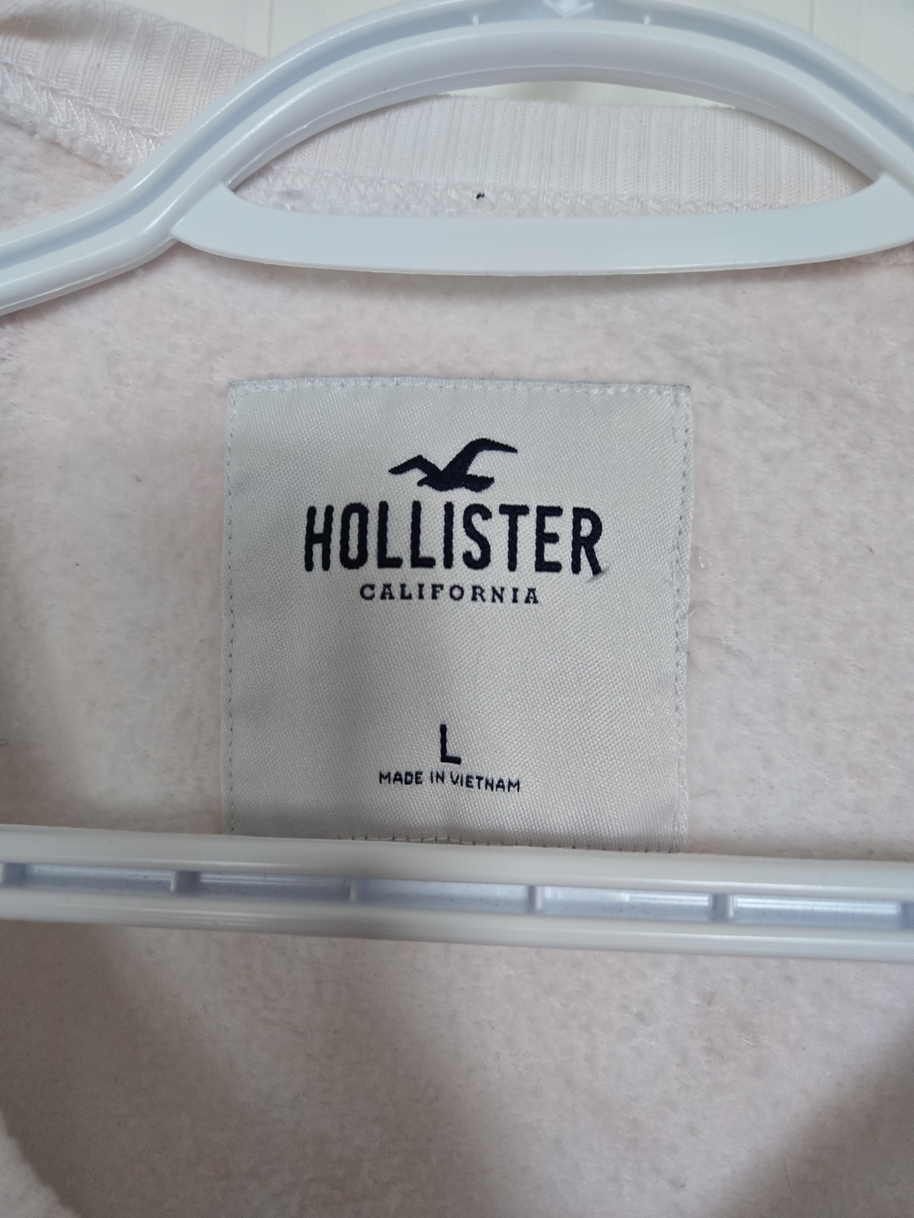 Hollister Light Pink Fleece Pullover with Navy Logo Tag - Picture 2 of 4